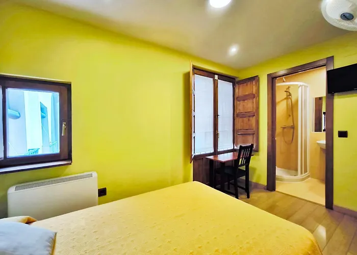 ゲストハウス オスペダヘ ラ フデリア セゴビア